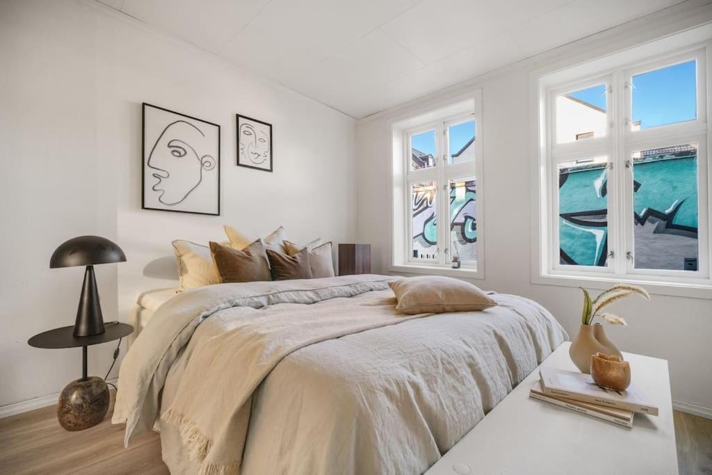 Central Apartment With Balcony, Self-Check In & Private Entrance Bergen Exterior foto